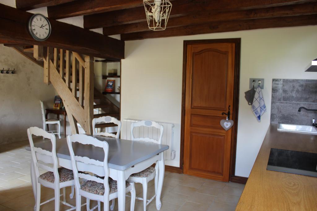 Gites A L'Ombre Des Chenes Châteauvieux Pokoj fotografie