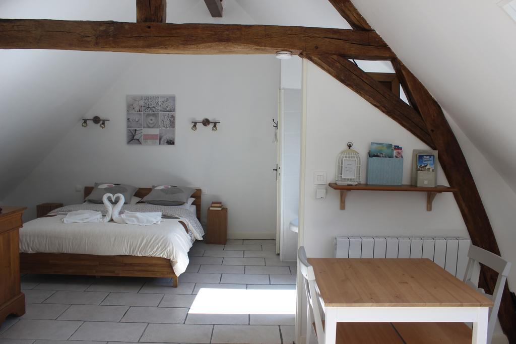 Gites A L'Ombre Des Chenes Châteauvieux Exteriér fotografie
